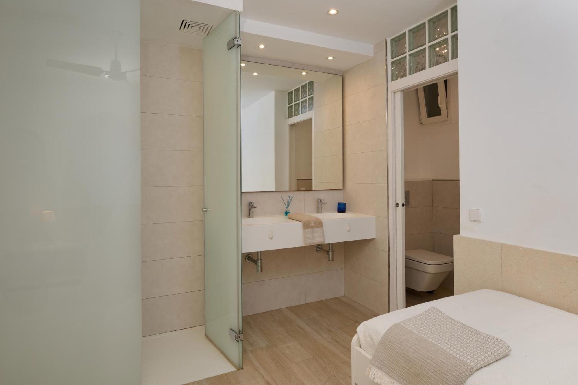 Sea Frontline Apartment 'Faraona'. Pool. Wifi Сантаньи Экстерьер фото