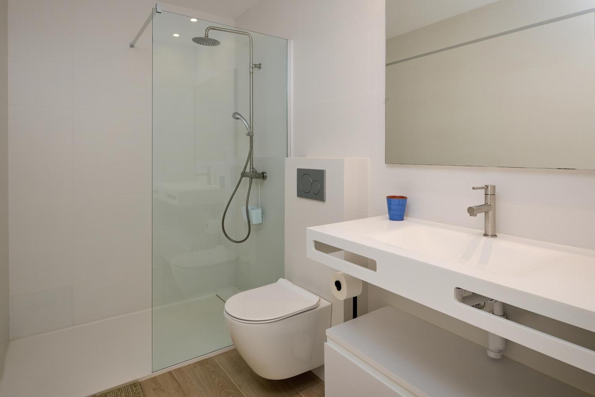 Sea Frontline Apartment 'Faraona'. Pool. Wifi Сантаньи Экстерьер фото