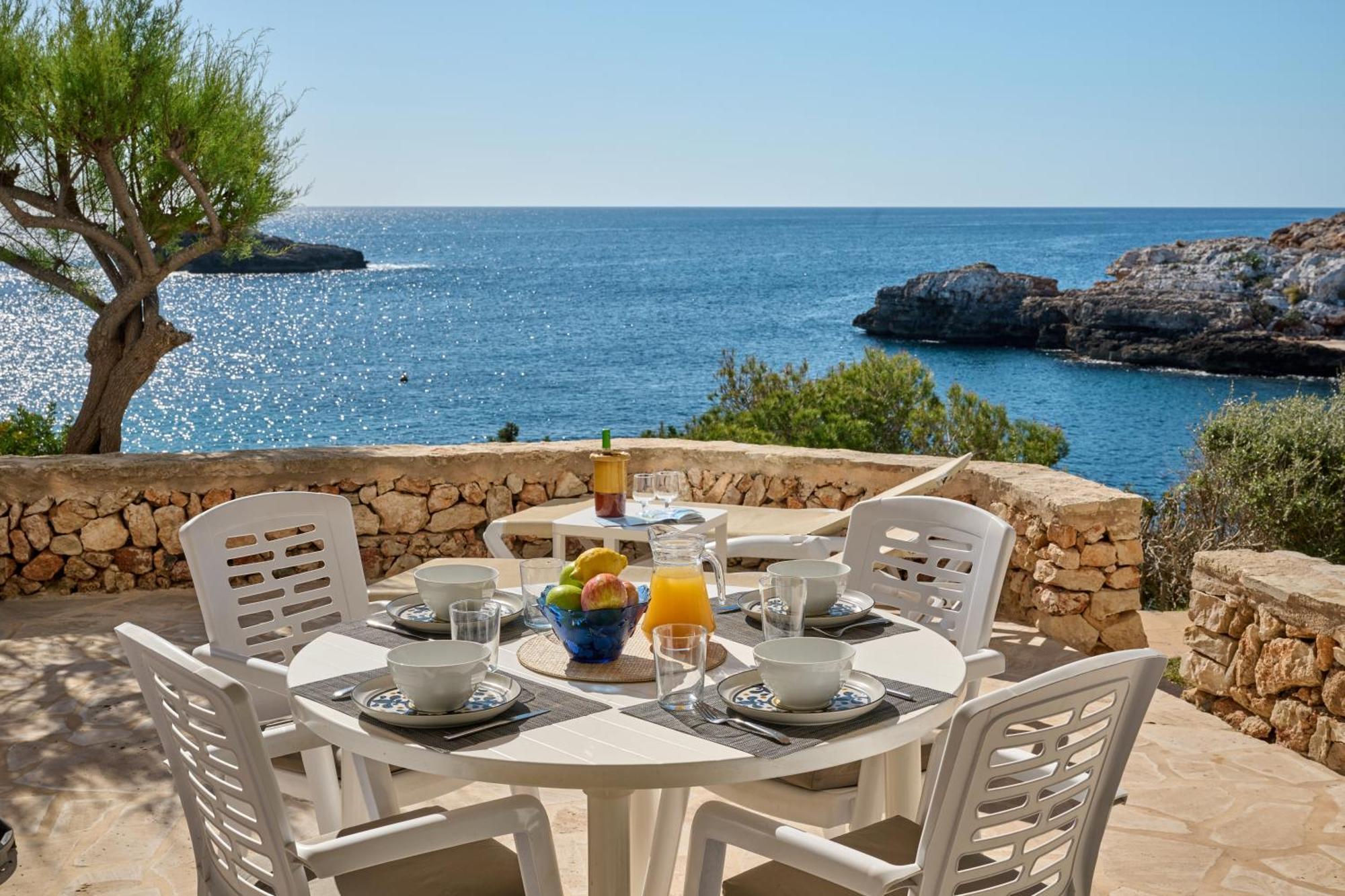 Sea Frontline Apartment 'Faraona'. Pool. Wifi Сантаньи Экстерьер фото